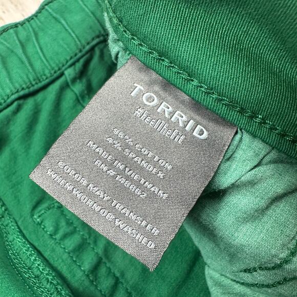 Torrid Green Stretch Casual Shorts 4X Plus Elastic Waist Pockets Tie Front - Picture 10 of 15
